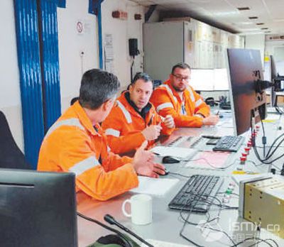 RؿƾS棨Уڟ܈܇gп҃(ni)cͬ½  ψDƬ鱾ӛxz