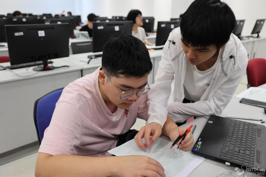 414ڏBTW(xu)RУԴcW(xu)ԺƈDnͬW(xu)ӑՓnI(y)?qng)?bo)ӛ  z