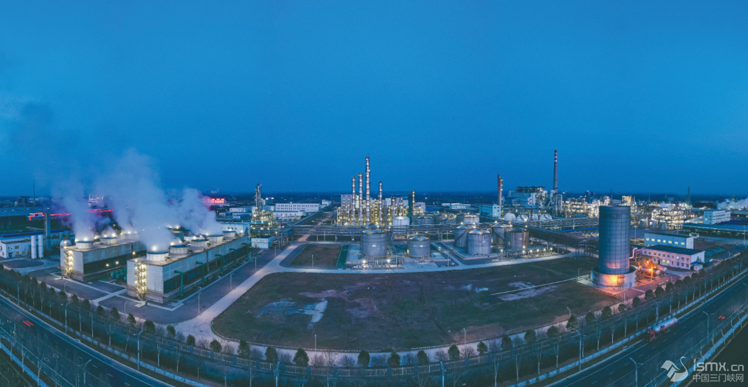 中國尼龍城夜景。受訪者供圖